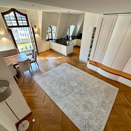 Luxus Mit Einmaligem Blick Auf Frauenkirche Dresden